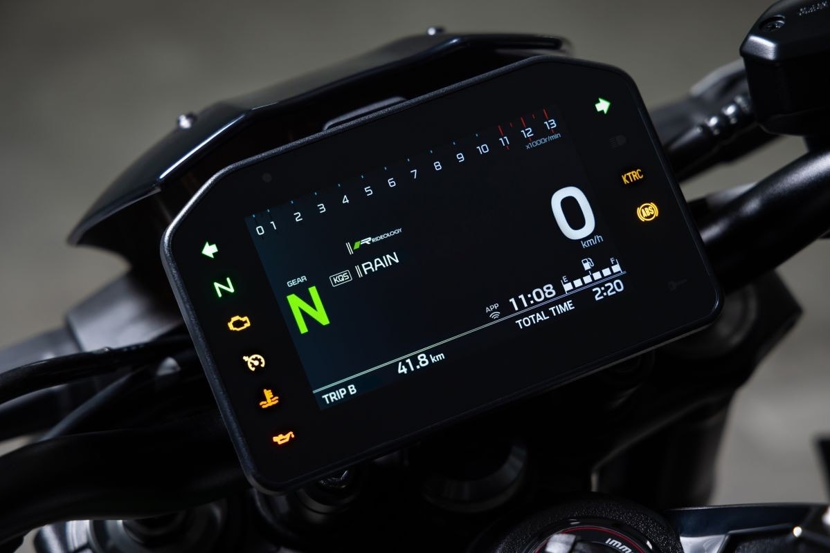 Kawasaki Z900: ecco la naked che da oggi vorrete comprare (e non solo per il prezzo...) +VIDEO+